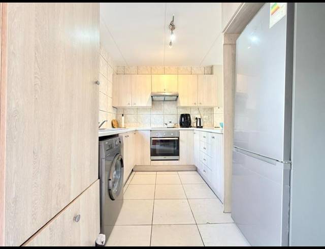 2 BEDROOM APARTMENT FOR SALE IN FOURWAYS